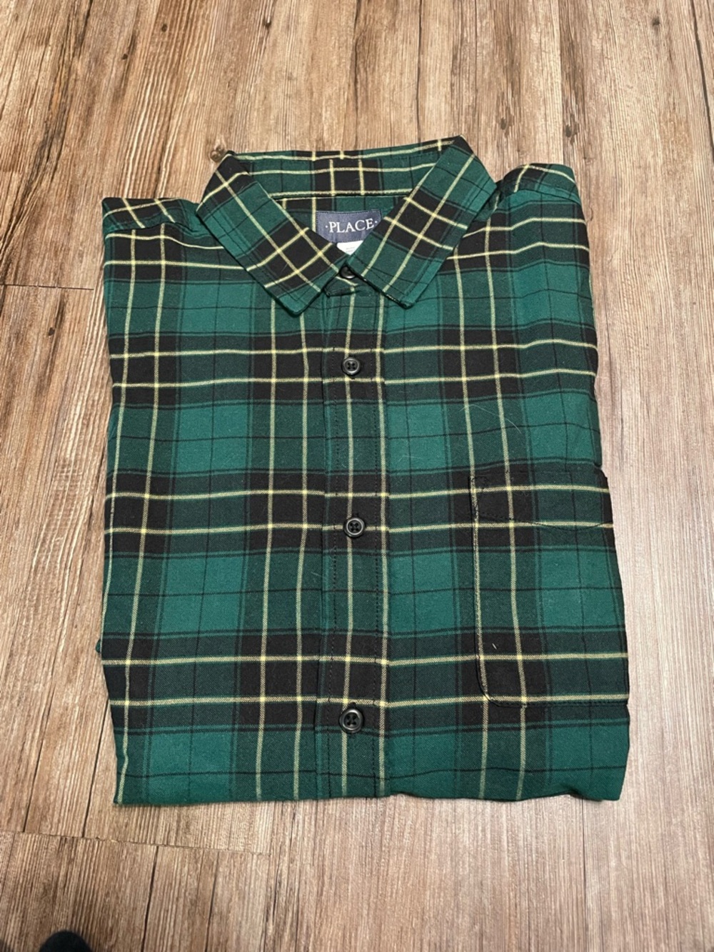 The children Place Men's Green and Black Plaid Button-Down Shirt